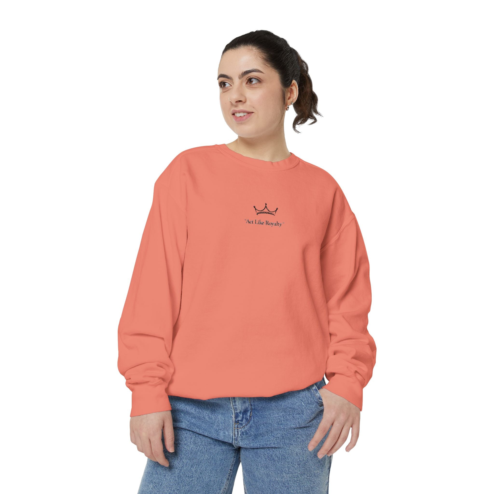 Minimal Sailboat Crewneck Sweatshirt — 'Sail the Sea' Graphic
