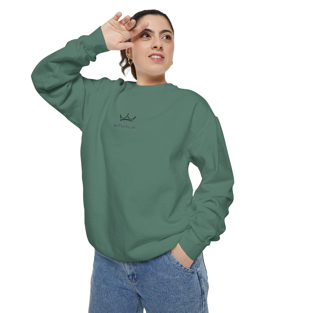 Minimal Sailboat Crewneck Sweatshirt — 'Sail the Sea' Graphic