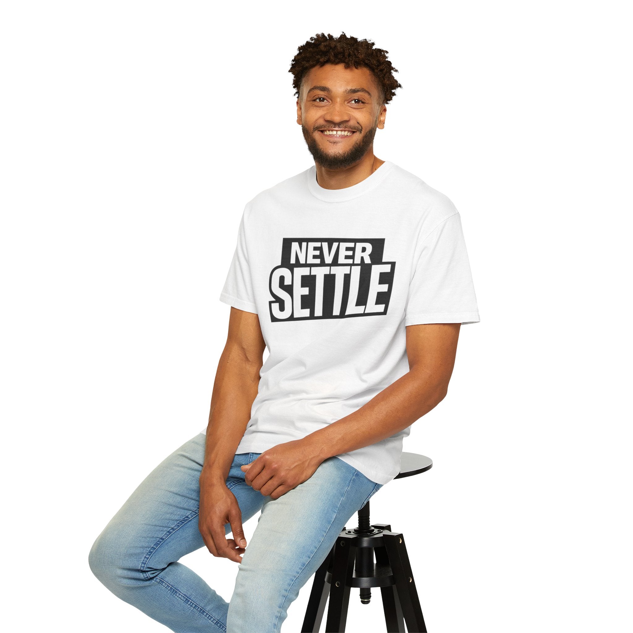 Never Settle T-Shirt — Bold Motivational Graphic Tee